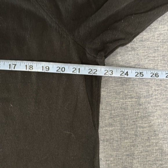 Women’s D&Co 1X Lightweight Black 3/4 Sleeve Sweater with Silver Buckle Accent - Picture 4 of 7